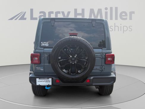 Used 2024 Jeep Wrangler Unlimited Sahara w/ Technology Group AWD/4WD image 4