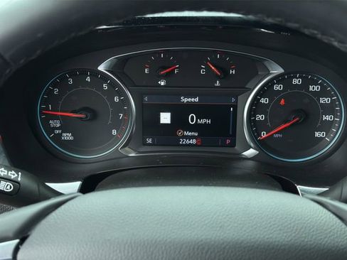 Used 2023 Chevrolet Traverse RS FWD image 23