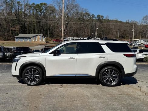 New 2026 Nissan Pathfinder Platinum image 6
