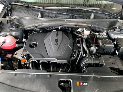 Used 2024 Kia Sportage SX image 9