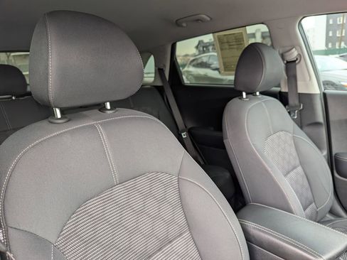 Certified 2022 Kia Niro LXS image 20