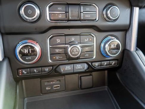 Used 2021 GMC Yukon SLT w/ SLT Premium Package image 35