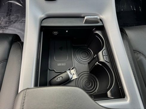 Used 2023 Hyundai Palisade Calligraphy image 14