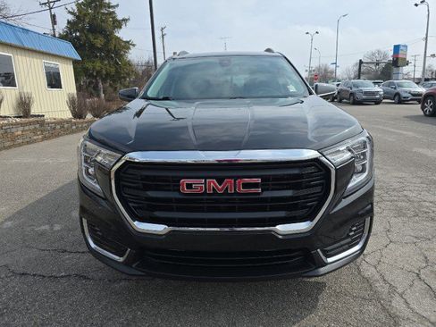 Used 2023 GMC Terrain SLE w/ Driver Convenience Package image 8