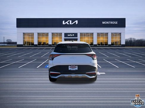 Certified 2025 Kia Sportage LX AWD/4WD image 6