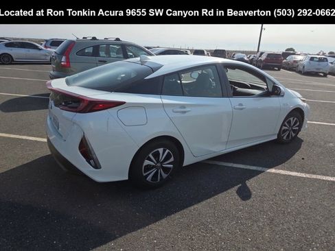 Used 2017 Toyota Prius Prime Premium w/ Carpet Mat Package FWD image 4