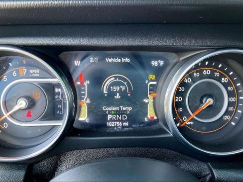 Certified 2018 Jeep Wrangler Unlimited Sahara AWD/4WD image 22