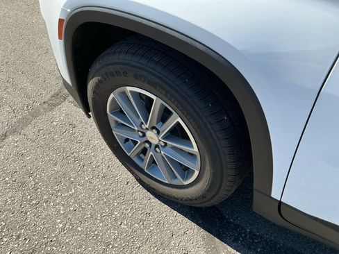 Used 2023 Chevrolet Traverse LT AWD/4WD image 19