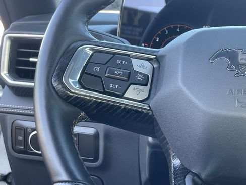 Used 2025 Ford Mustang Premium image 20