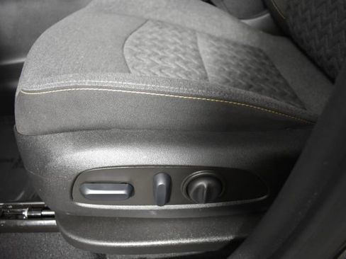 Used 2023 Chevrolet Equinox LT image 12