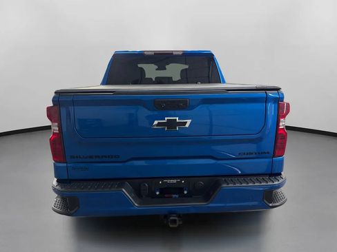 Used 2022 Chevrolet Silverado 1500 Custom w/ LPO, Dark Essentials Package AWD/4WD image 8