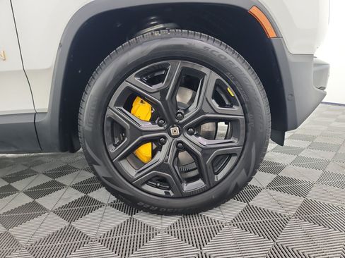 Used 2024 Rivian R1S Adventure AWD/4WD image 11
