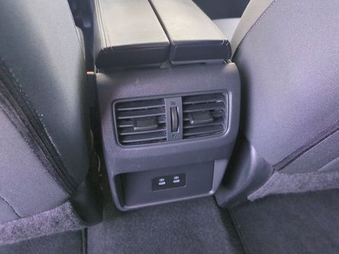 Used 2025 Nissan Rogue SV image 16