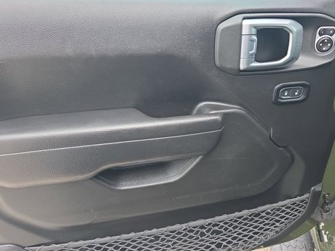 Used 2023 Jeep Wrangler Sport S image 21