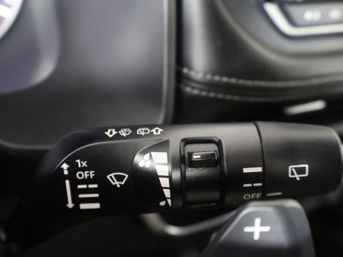 Used 2023 Nissan Rogue SV AWD/4WD image 36