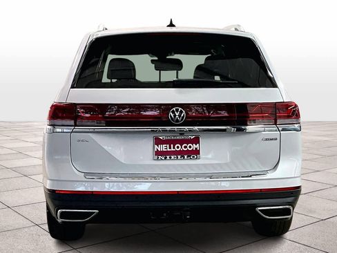New 2026 Volkswagen Atlas SEL image 6