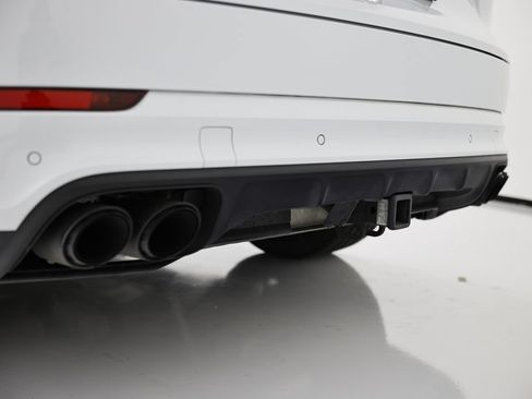 Certified 2023 Porsche Cayenne Turbo S AWD/4WD image 15