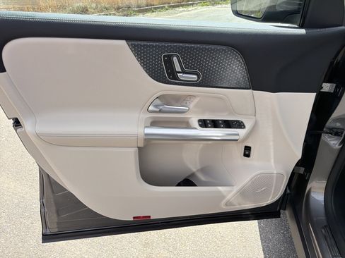 Used 2025 Mercedes-Benz GLA 250 4MATIC image 10