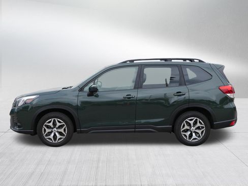 Used 2022 Subaru Forester Premium AWD/4WD image 4