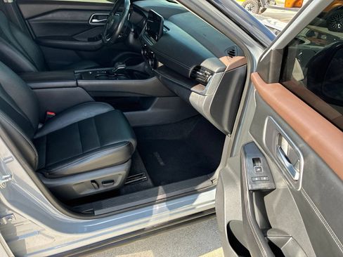 Used 2021 Nissan Rogue SL w/ Premium Package FWD image 9