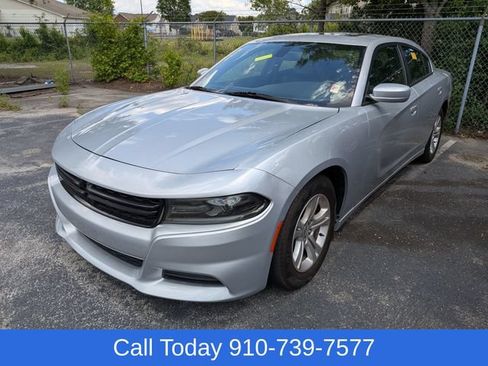 Used 2020 Dodge Charger SXT w/ Leather Interior Group RWD image 3