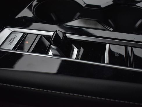 Used 2024 Volkswagen Atlas Cross Sport SE image 28