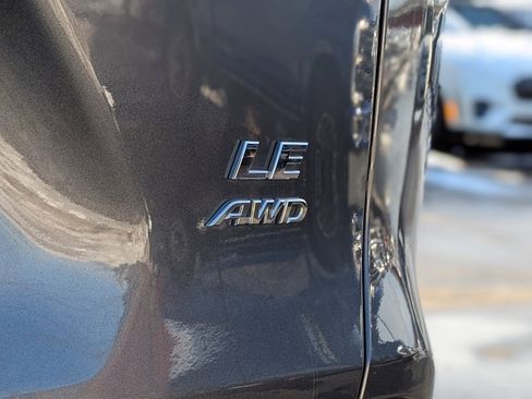 Used 2021 Toyota RAV4 LE image 11