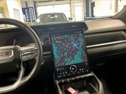 Used 2025 GMC Terrain Elevation image 18