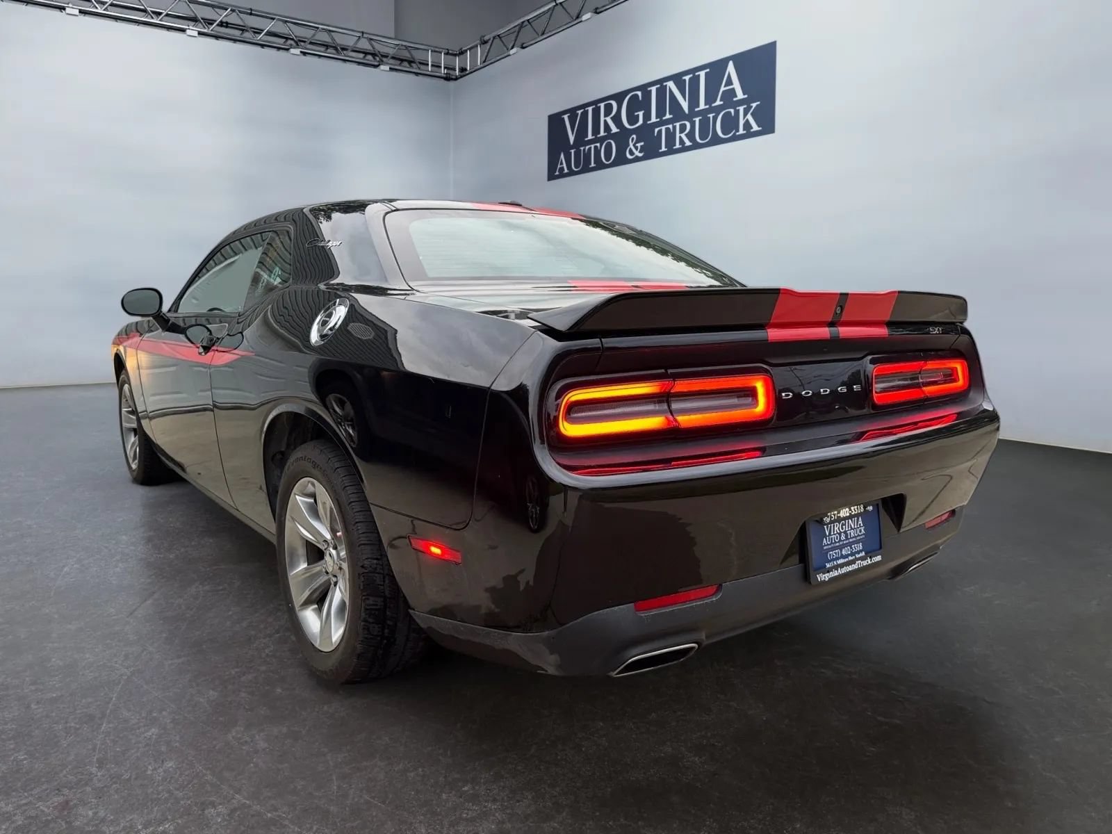 Used 2021 Dodge Challenger SXT RWD image 3