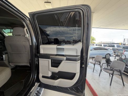 Used 2019 Ford F250 XLT w/ XLT Premium Package AWD/4WD image 14