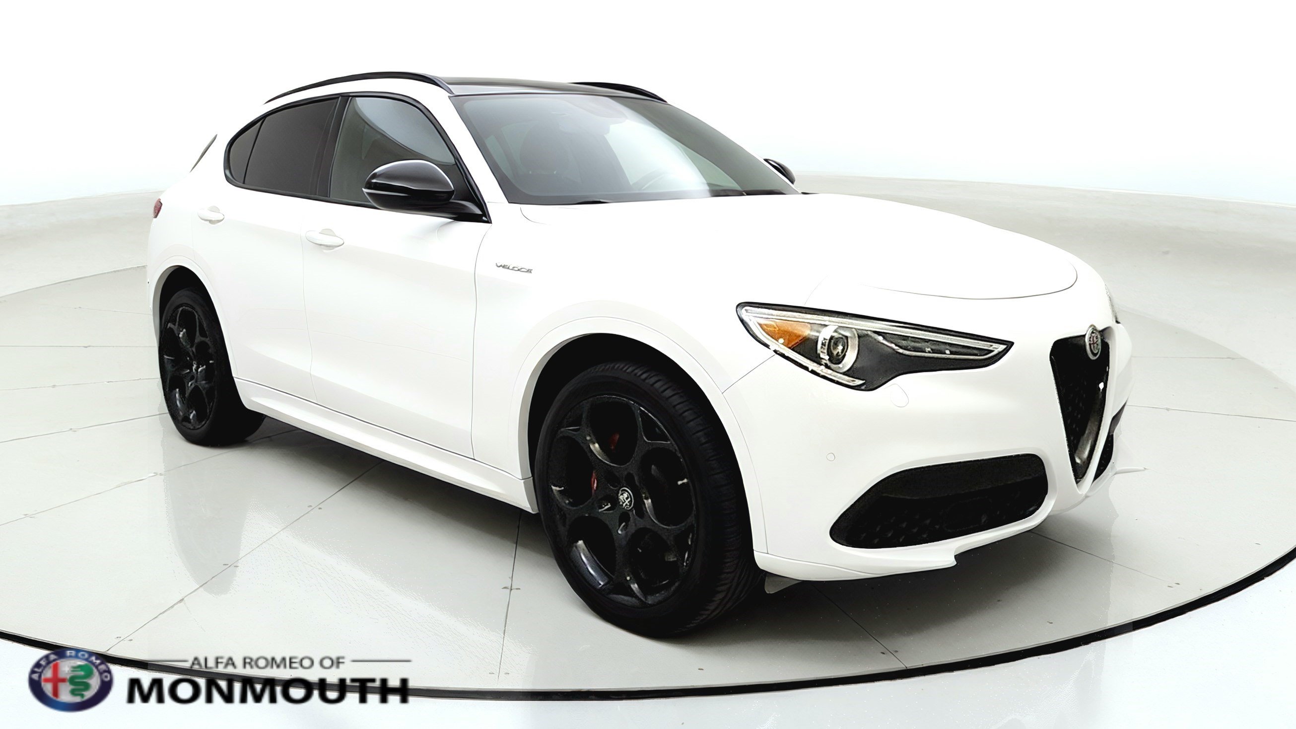 Used 2022 Alfa Romeo Stelvio Veloce AWD/4WD image 1