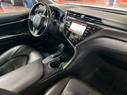Used 2019 Toyota Camry SE w/ Audio Package FWD image 18