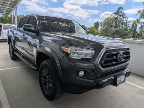Used 2021 Toyota Tacoma SR5 RWD image 2
