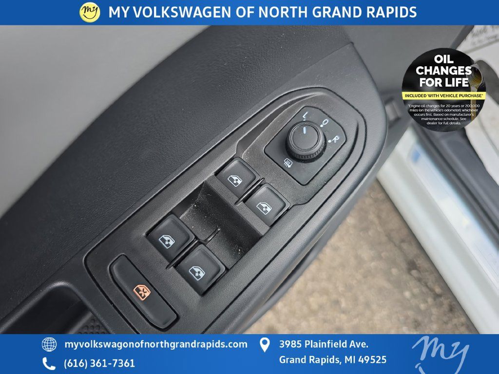 Used 2023 Volkswagen Taos SE FWD image 14