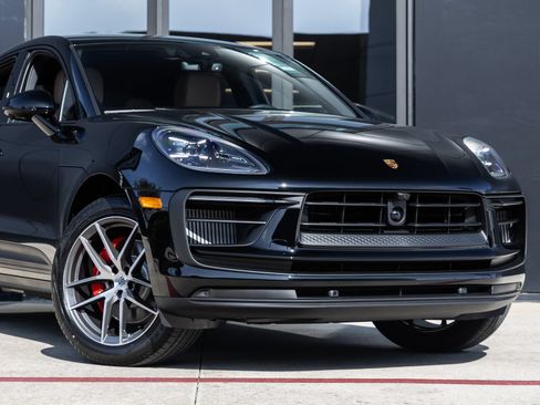Certified 2026 Porsche Macan S AWD/4WD image 9