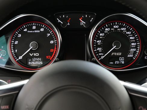 Used 2011 Audi R8 V10 AWD/4WD image 22