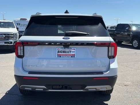 New 2026 Ford Explorer Active w/ Active Comfort Package AWD/4WD image 4