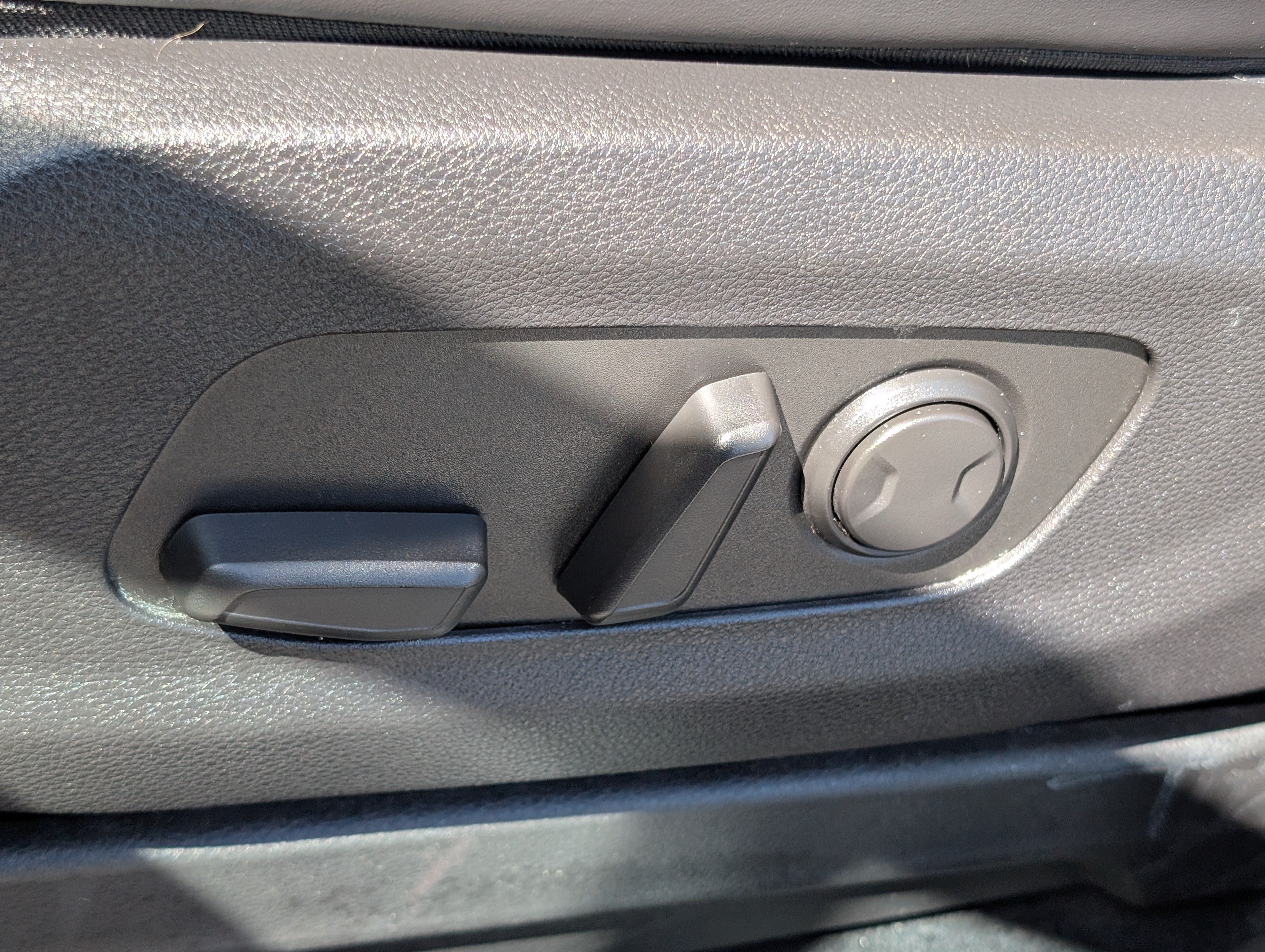 Used 2022 Kia Carnival LX FWD image 20