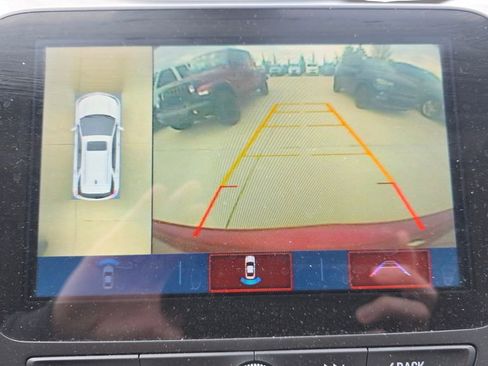 Used 2018 Chevrolet Equinox Premier image 20