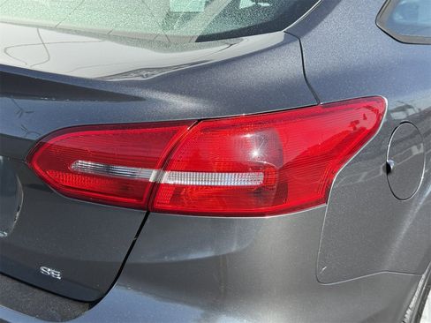 Used 2018 Ford Focus SE image 7