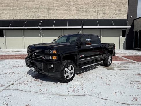 Used 2016 Chevrolet Silverado 2500 LTZ w/ Duramax Plus Package AWD/4WD image 5
