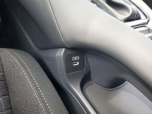 New 2026 Honda HR-V LX image 25