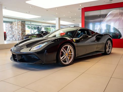 Certified 2016 Ferrari 488 GTB RWD image 4