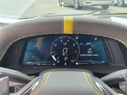 Used 2022 Chevrolet Corvette Stingray Premium Conv w/ Z51 Performance Package image 18