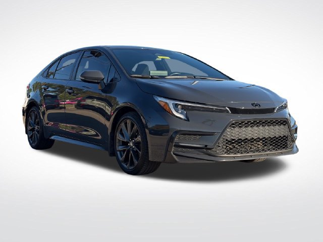 Used 2025 Toyota Corolla SE w/ SE Premium Package FWD image 3