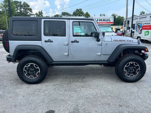 Used 2015 Jeep Wrangler Unlimited Rubicon AWD/4WD image 2