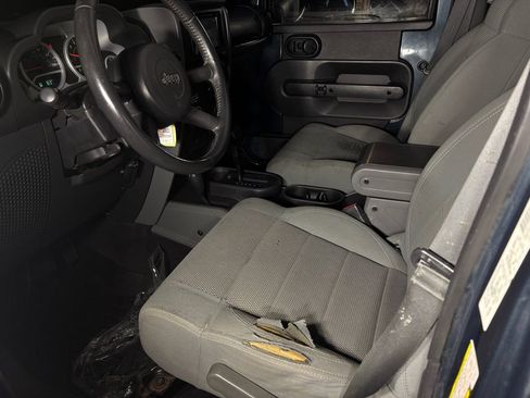 Used 2007 Jeep Wrangler Unlimited Sahara AWD/4WD image 11