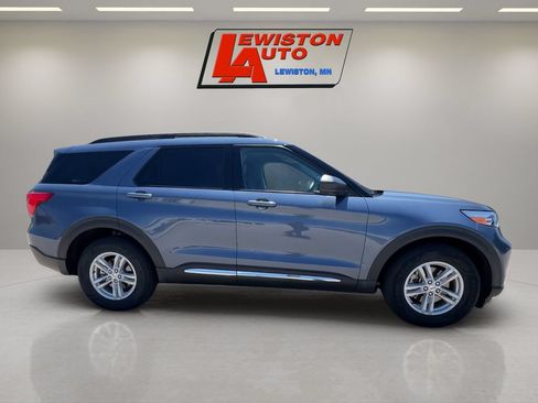 Used 2021 Ford Explorer XLT w/ Equipment Group 202A AWD/4WD image 6