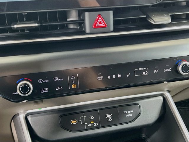 New 2027 Kia Carnival LXS FWD image 16
