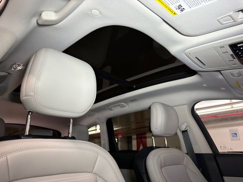 New 2026 Lincoln Nautilus Reserve w/ Jet Appearance Package AWD/4WD image 13